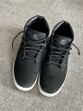Timberland Maple Grove Leather Chukka – Men’s 8.5 – Jet Black